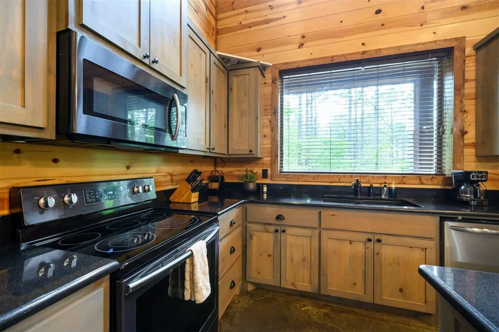 Photo 5 — 312 Sugar Pine Loop, Broken Bow, OK 74728