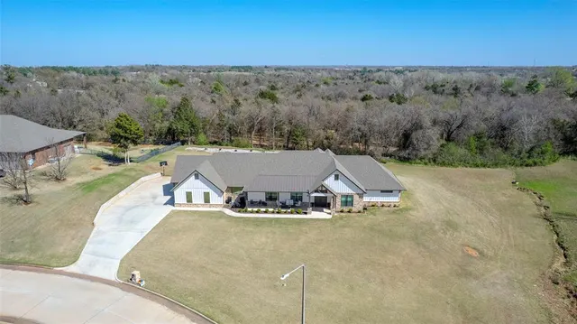 Photo 2 — 4708 Mary Ann Circle, Oklahoma City, OK 73150