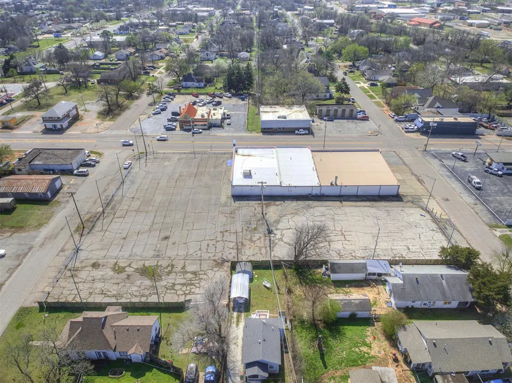 Photo 11 — 712 E Highland Street, Shawnee, OK 74801