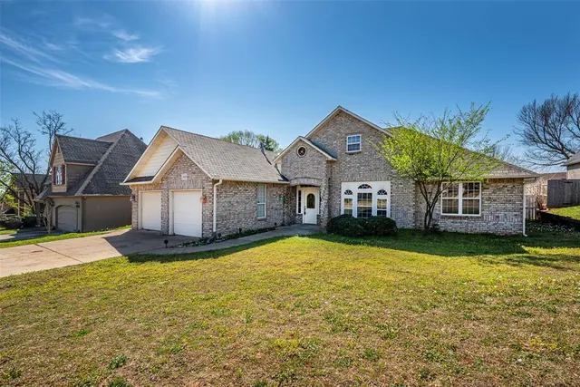 Photo 2 — 1821 E Birchwood Court, Stillwater, OK 74075
