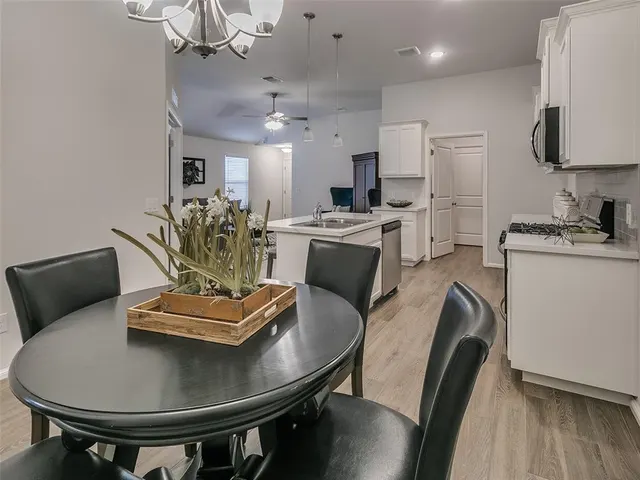 Photo 7 — 2429 Northcreek Lane, Oklahoma City, OK 73128