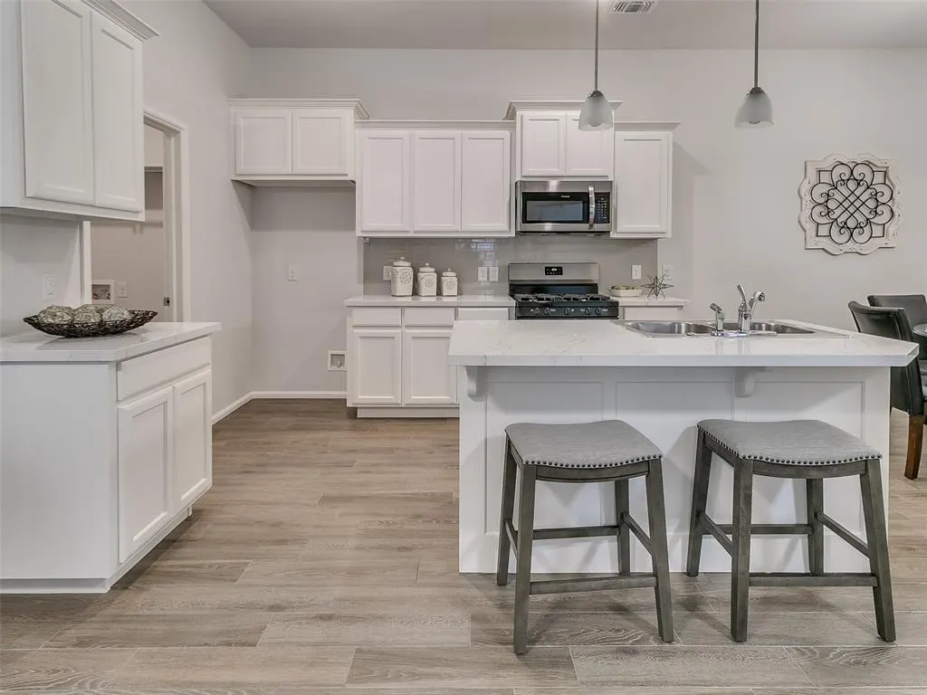 Photo 9 — 2429 Northcreek Lane, Oklahoma City, OK 73128