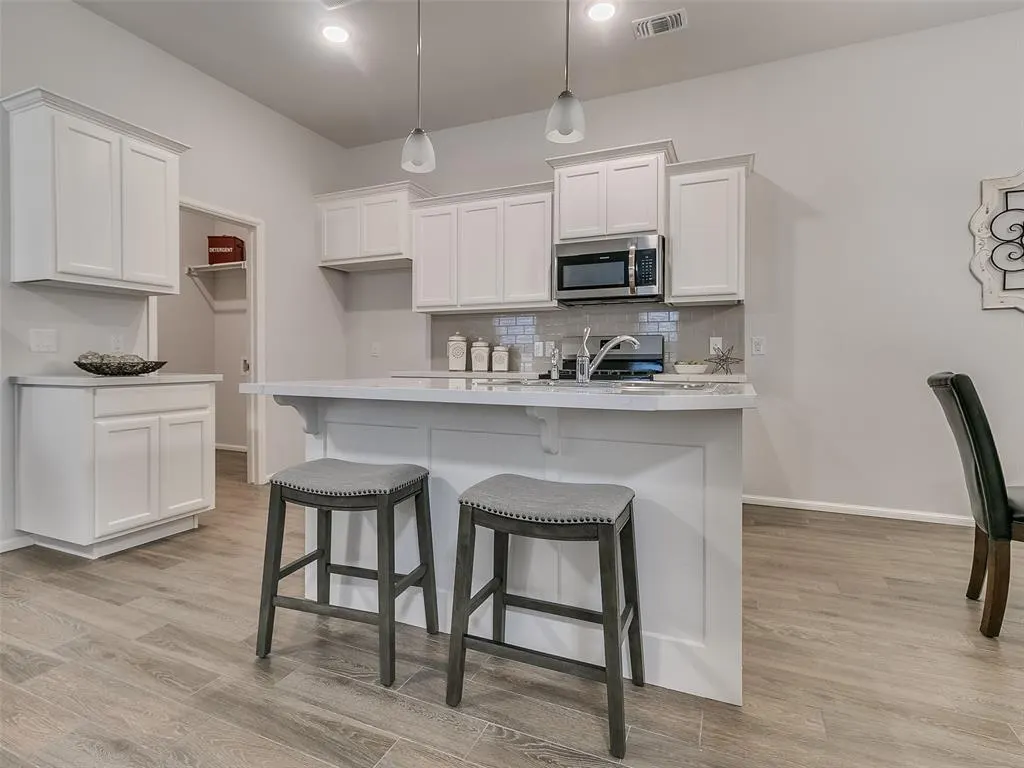 Photo 10 — 2429 Northcreek Lane, Oklahoma City, OK 73128