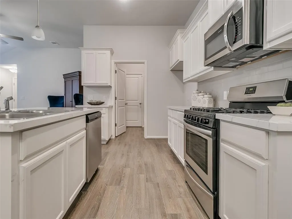 Photo 11 — 2429 Northcreek Lane, Oklahoma City, OK 73128