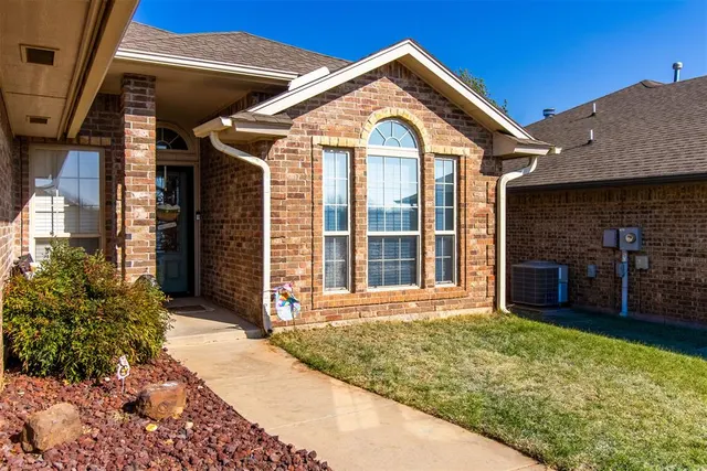 Photo 3 — 1808 January Place, Moore, OK 73160