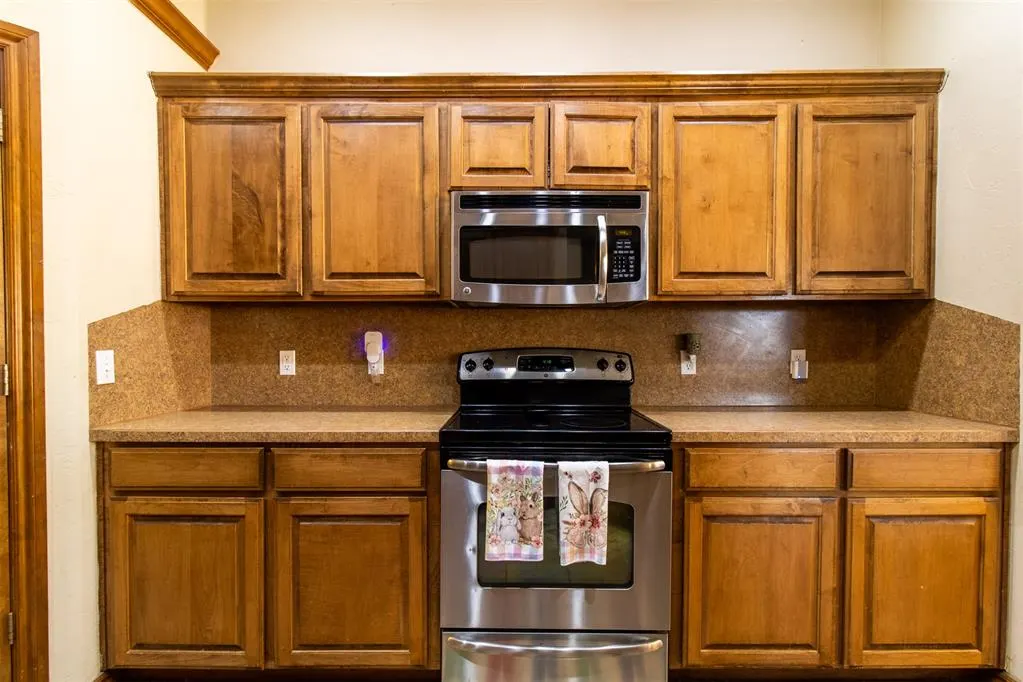 Photo 16 — 1808 January Place, Moore, OK 73160