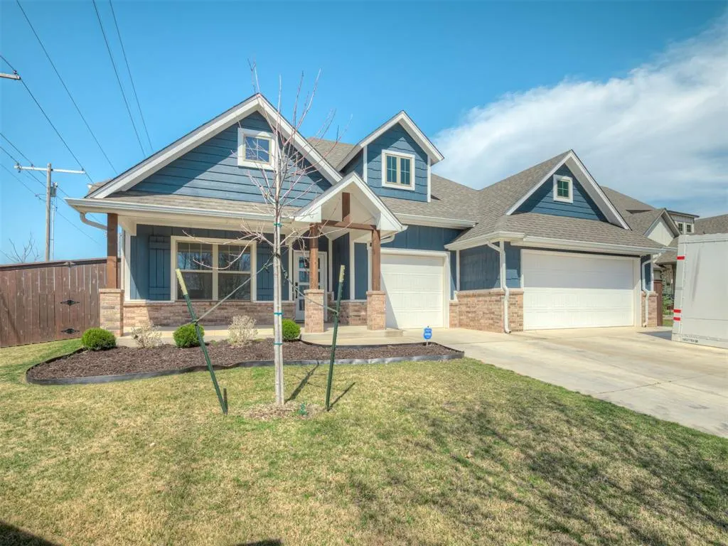 Photo 2 — 803 NE 33rd Street, Moore, OK 73160