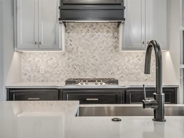 Photo 7 — 803 NE 33rd Street, Moore, OK 73160