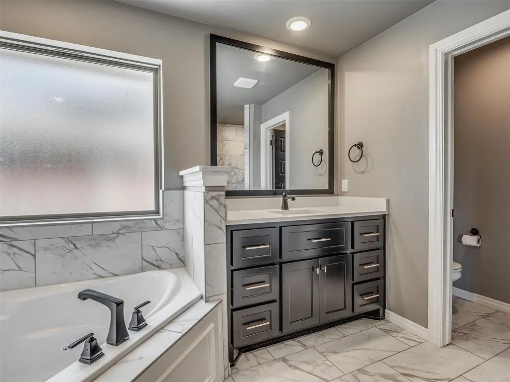 Photo 23 — 803 NE 33rd Street, Moore, OK 73160