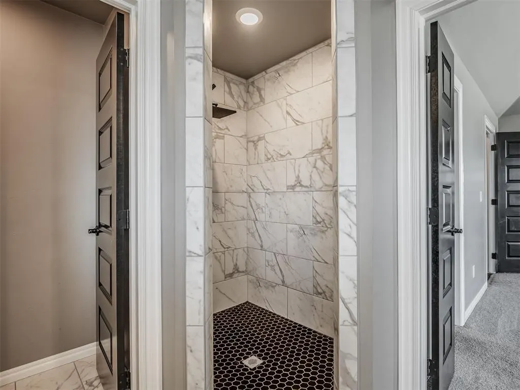 Photo 26 — 803 NE 33rd Street, Moore, OK 73160