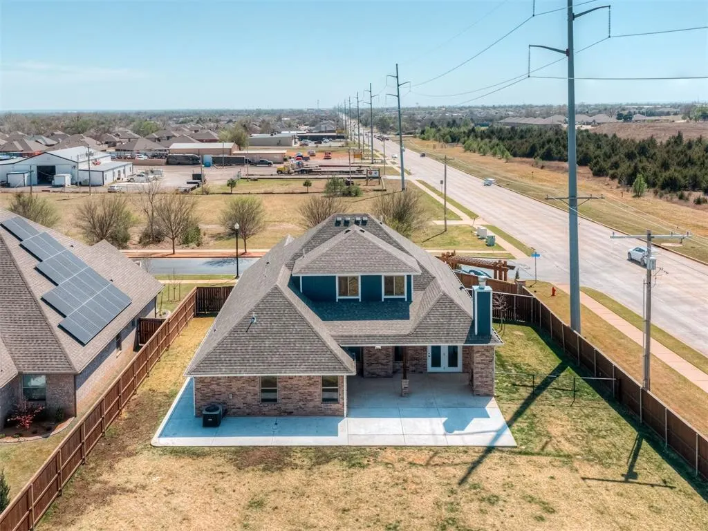 Photo 36 — 803 NE 33rd Street, Moore, OK 73160