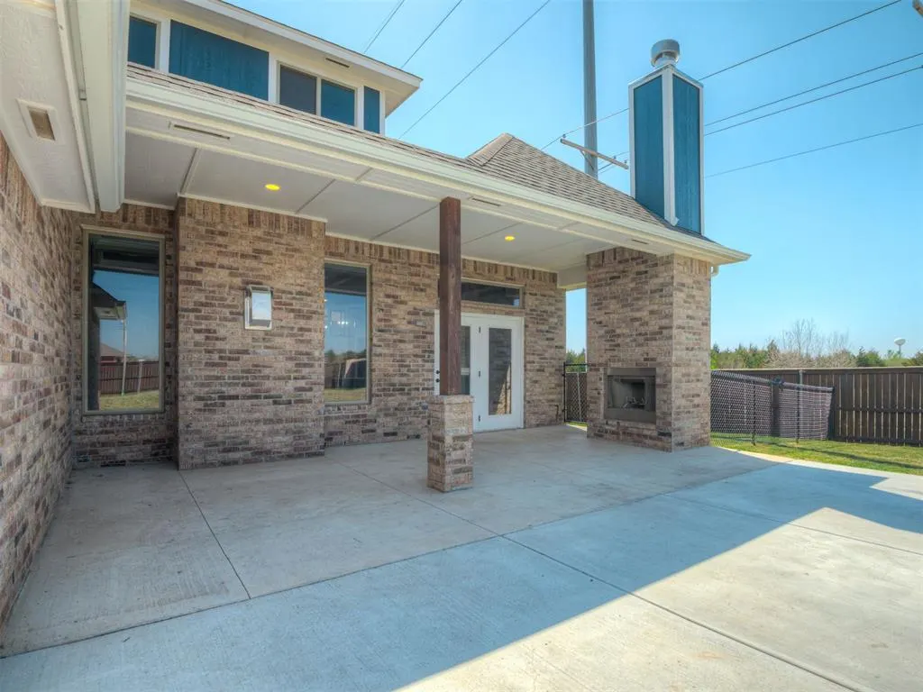 Photo 37 — 803 NE 33rd Street, Moore, OK 73160