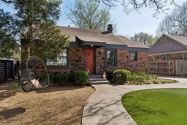 Photo 7 — 1116 Woodlawn Place, Oklahoma City, OK 73118