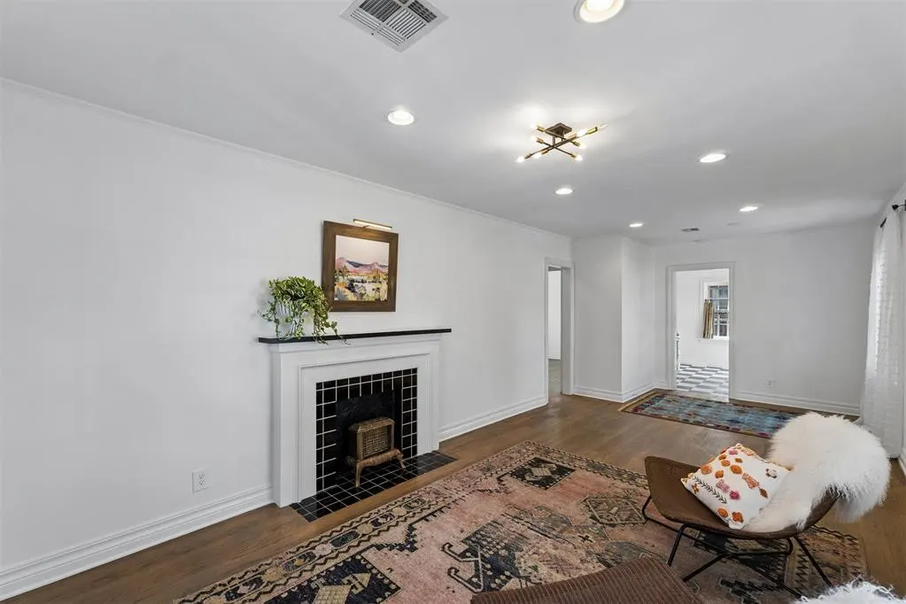 Photo 11 — 1116 Woodlawn Place, Oklahoma City, OK 73118