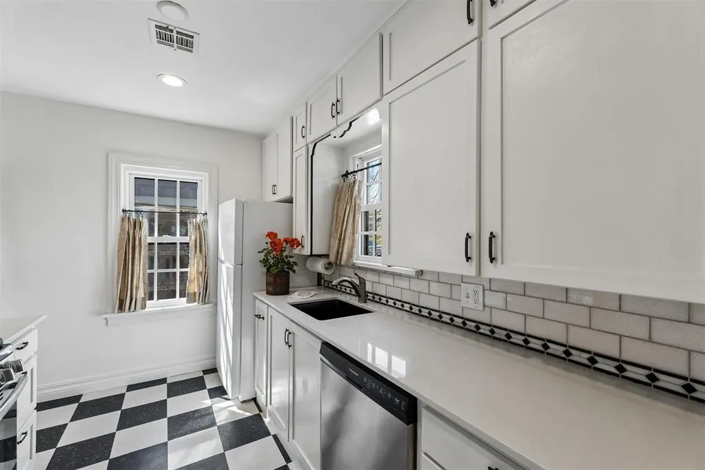 Photo 19 — 1116 Woodlawn Place, Oklahoma City, OK 73118
