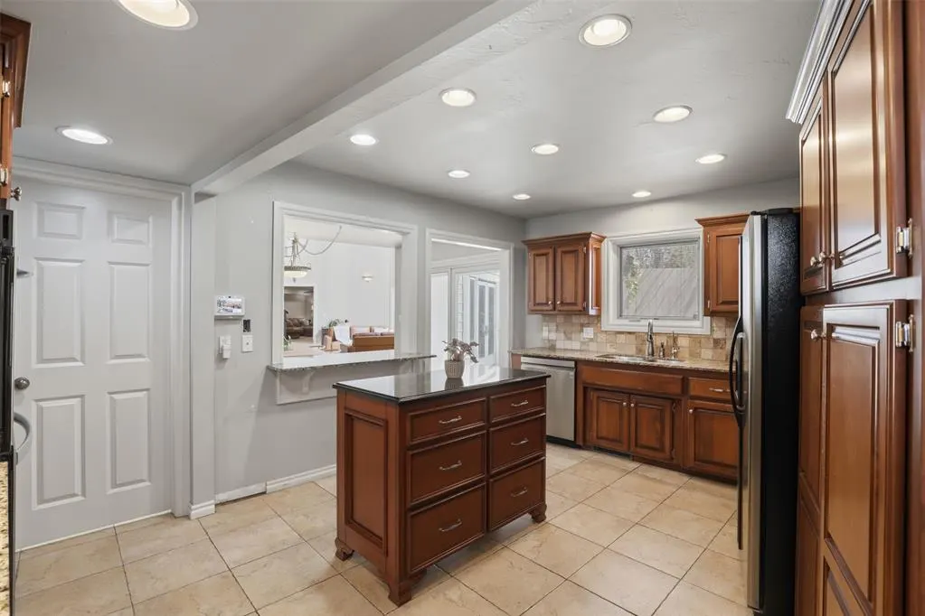 Photo 18 — 1700 Augusta Drive, Ada, OK 74820