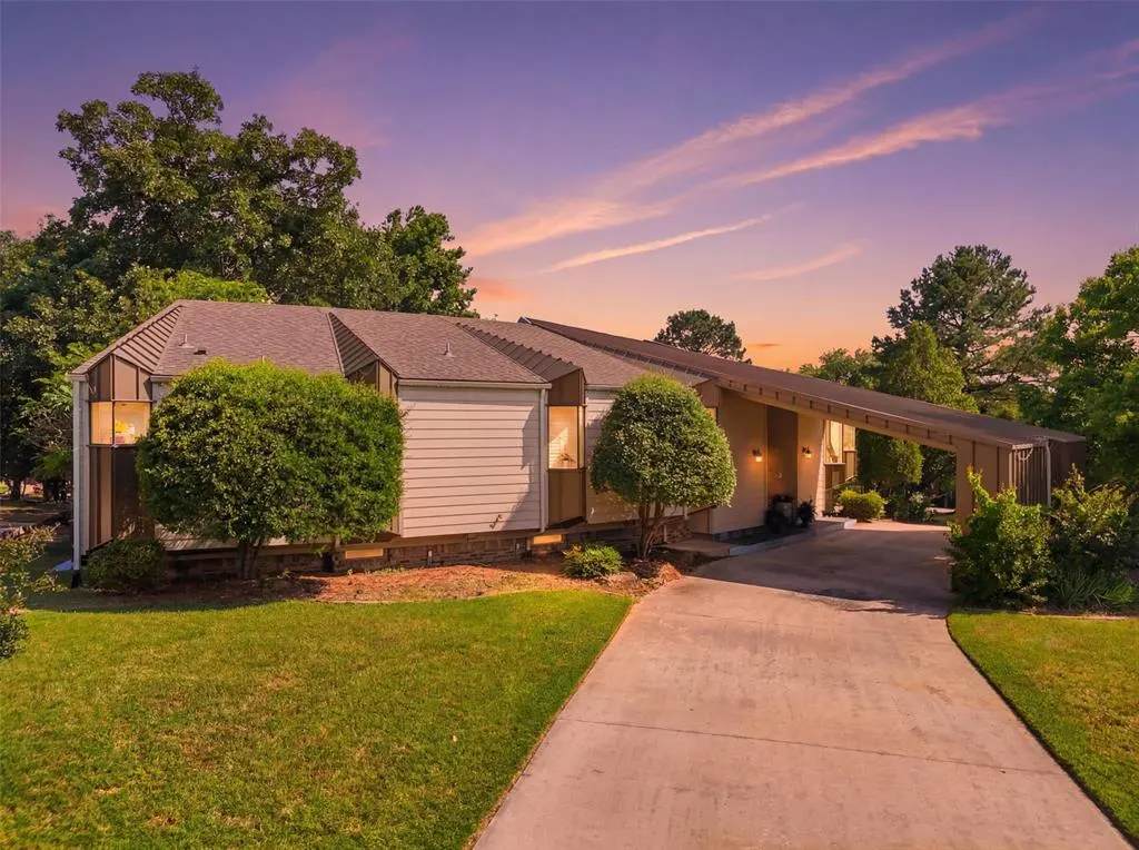 Photo 2 — 1700 Augusta Drive, Ada, OK 74820