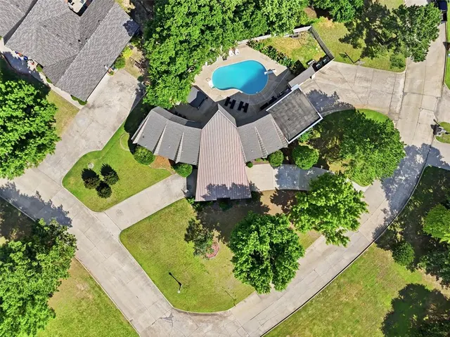 Photo 4 — 1700 Augusta Drive, Ada, OK 74820