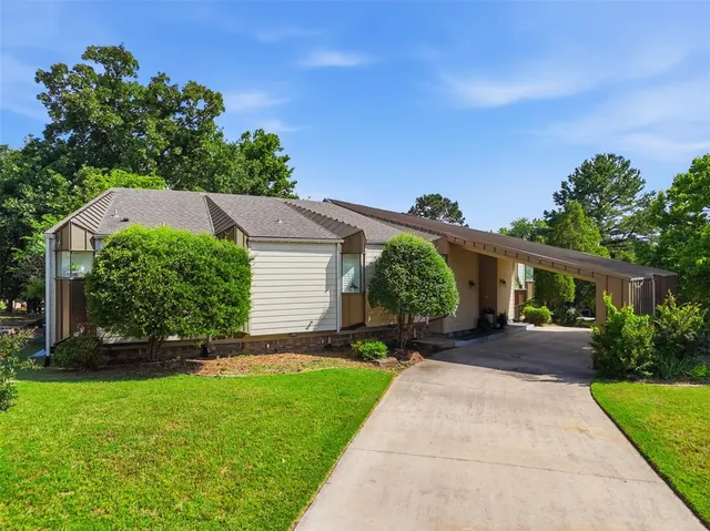 Photo 5 — 1700 Augusta Drive, Ada, OK 74820