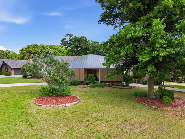 Photo 6 — 1700 Augusta Drive, Ada, OK 74820