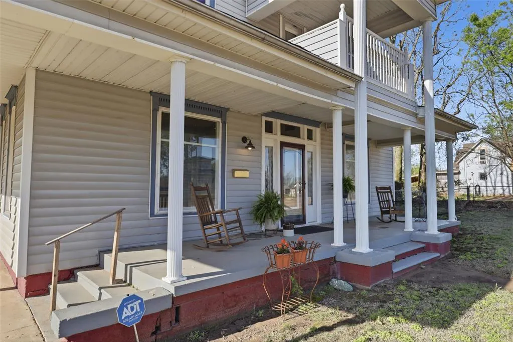 Photo 4 — 420 E Main Street, Stroud, OK 74079