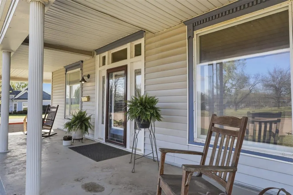 Photo 5 — 420 E Main Street, Stroud, OK 74079