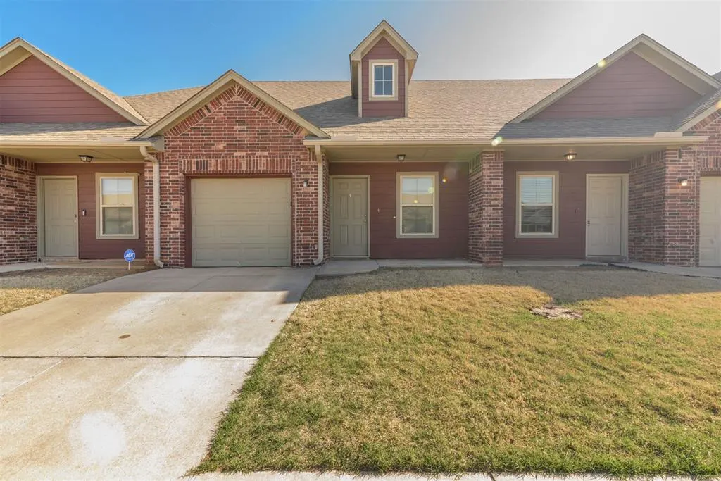 Front exterior — 1018 SW 92nd Street, Oklahoma City, OK 73139