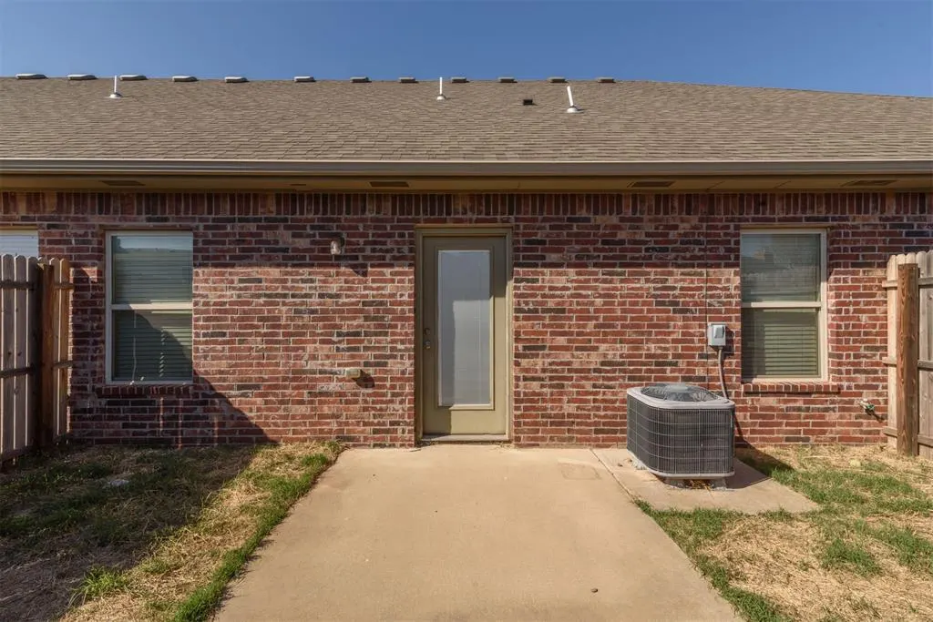 Photo 23 — 1018 SW 92nd Street, Oklahoma City, OK 73139