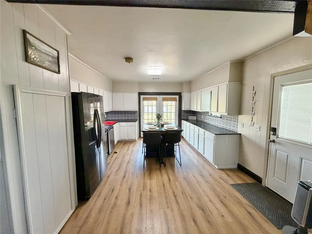 Photo 7 — 408 S 5th Street, Hammon, OK 73650