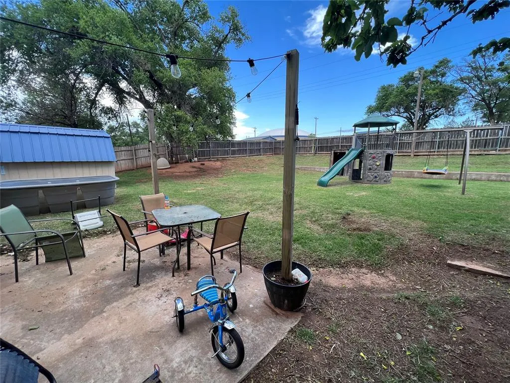 Photo 24 — 408 S 5th Street, Hammon, OK 73650