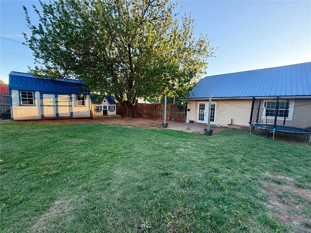 Photo 4 — 408 S 5th Street, Hammon, OK 73650