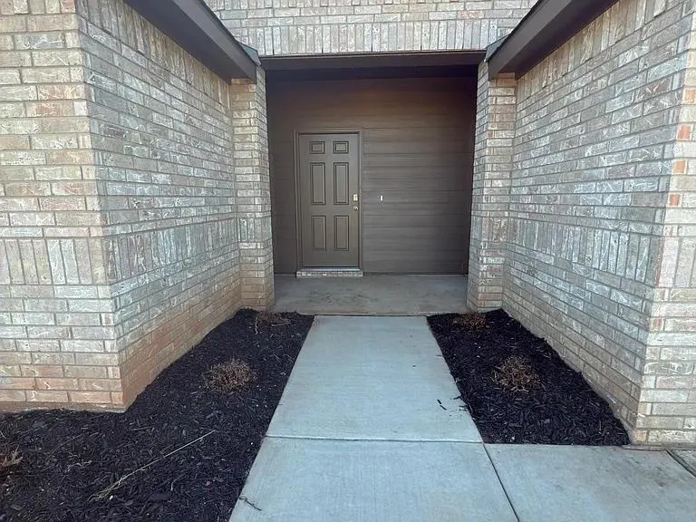 Photo 4 — 2924 Firefly Drive, Yukon, OK 73099