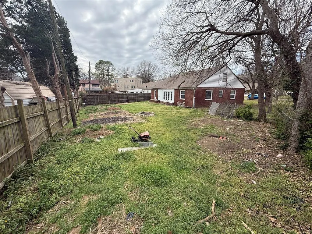 Photo 8 — 1628 S Dewey Avenue, Bartlesville, OK 74003