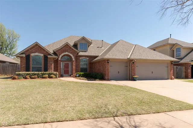 Front exterior — 425 Summit Hill Road, Norman, OK 73071