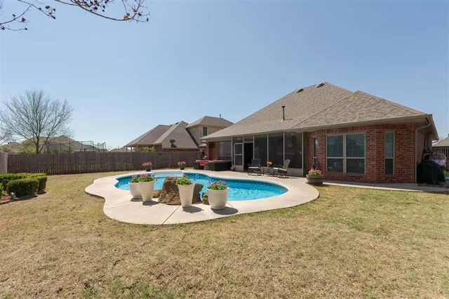 Photo 2 — 425 Summit Hill Road, Norman, OK 73071