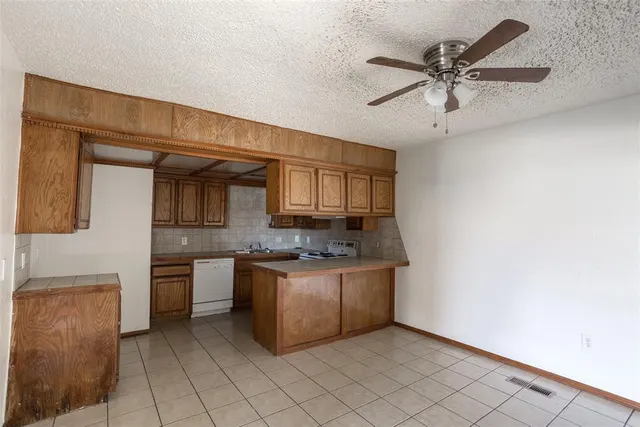 Photo 3 — 12520 Abbotts Way, Oklahoma City, OK 73142