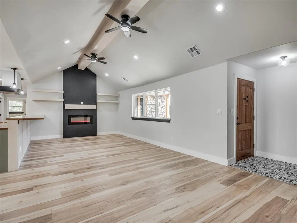 Photo 8 — 915 Hidden Lake Drive, Seminole, OK 74868