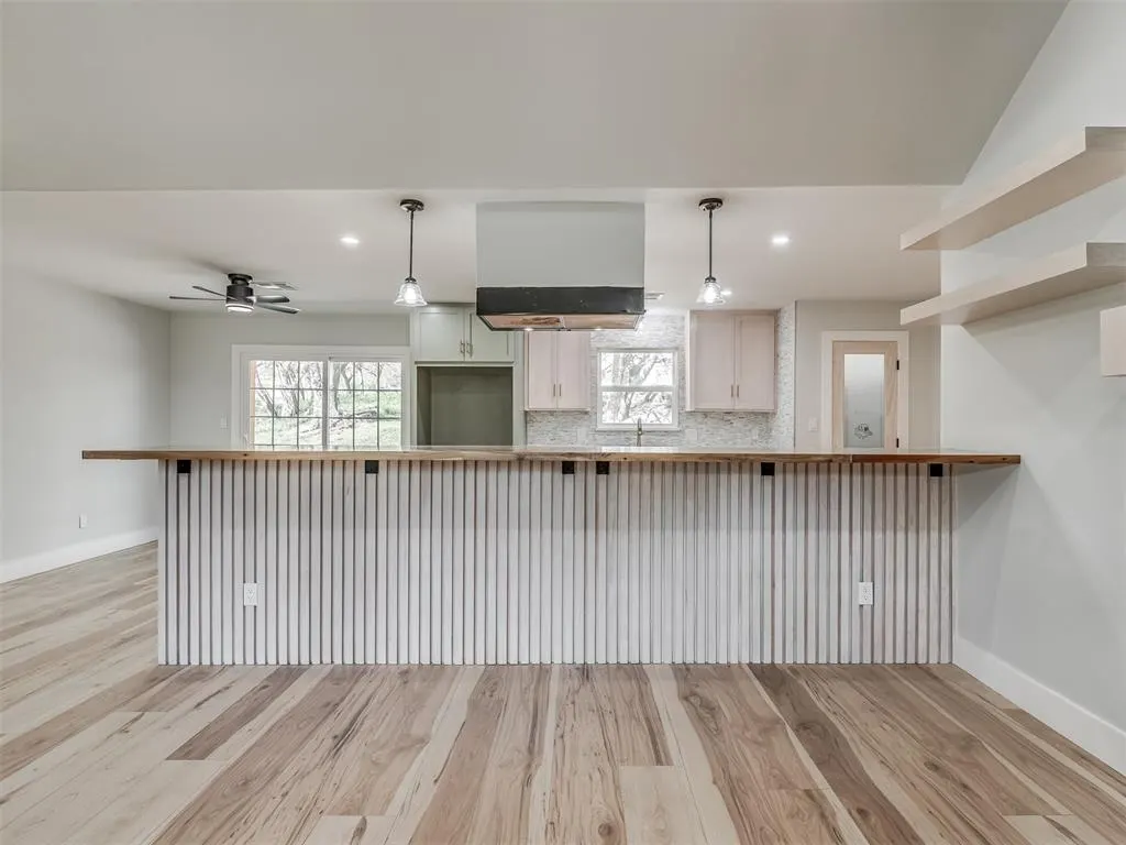 Photo 11 — 915 Hidden Lake Drive, Seminole, OK 74868