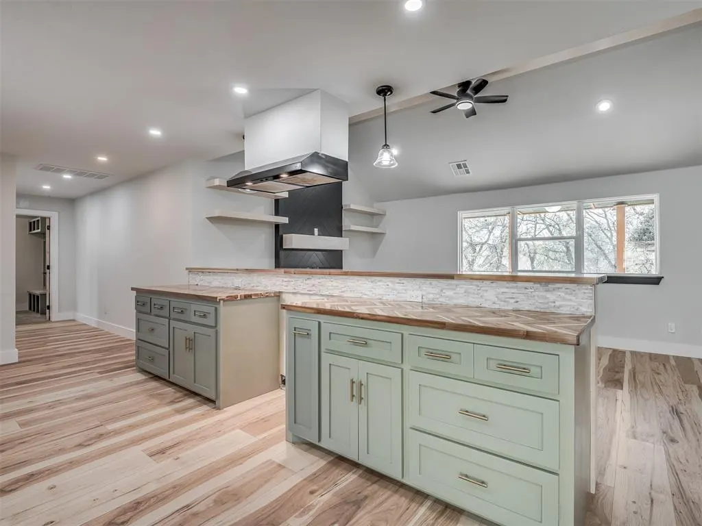 Photo 14 — 915 Hidden Lake Drive, Seminole, OK 74868