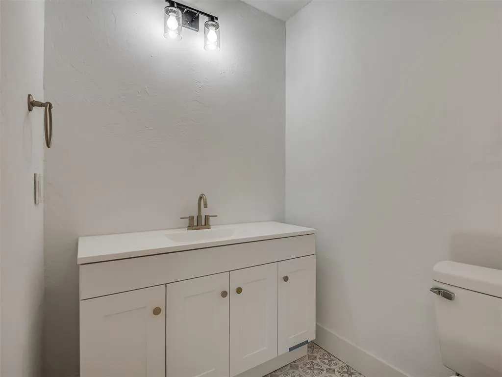 Photo 24 — 915 Hidden Lake Drive, Seminole, OK 74868