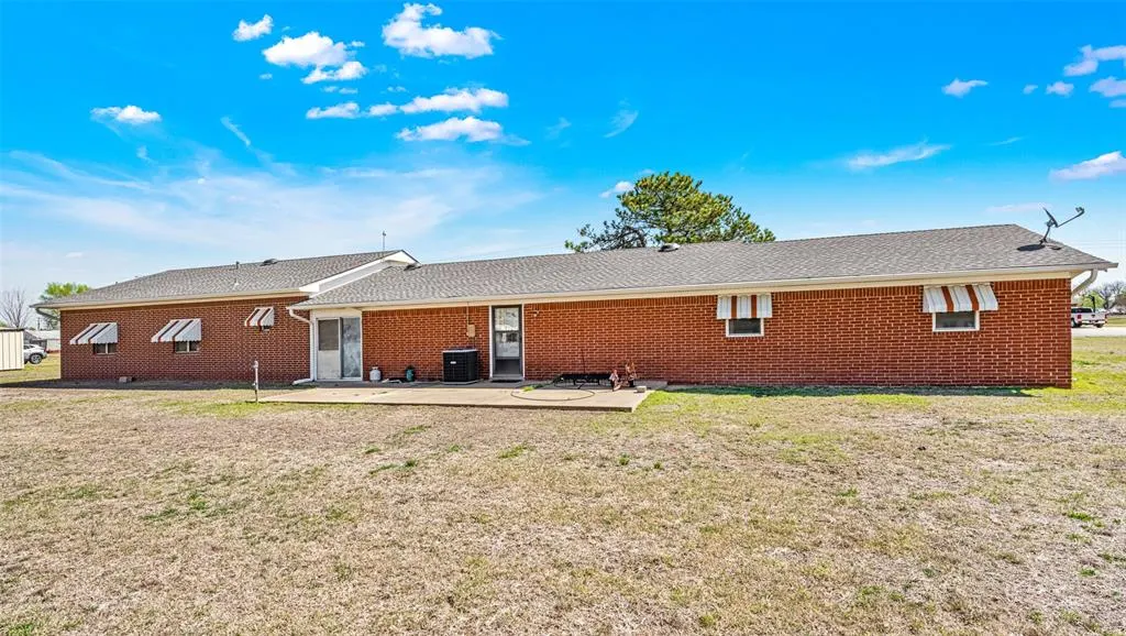 Photo 4 — 210 Chickasha Avenue, Amber, OK 73004