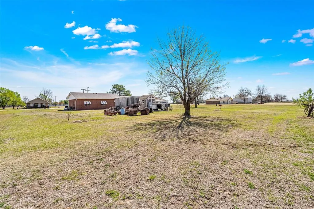 Photo 7 — 210 Chickasha Avenue, Amber, OK 73004