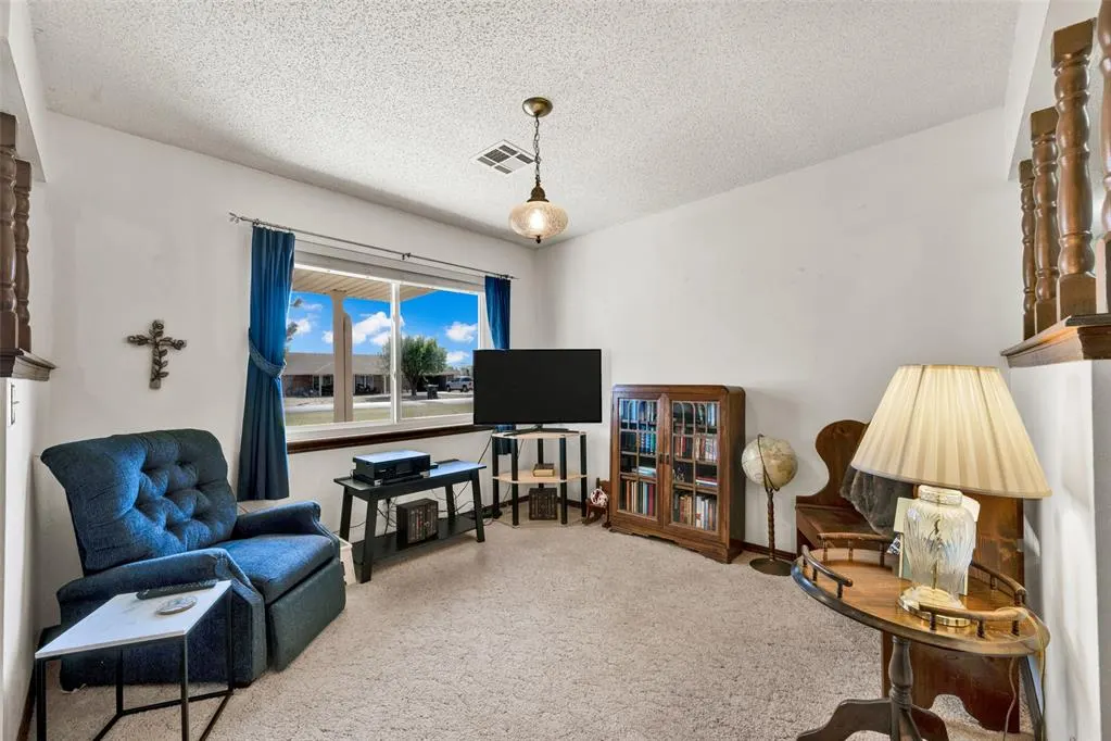 Photo 10 — 210 Chickasha Avenue, Amber, OK 73004