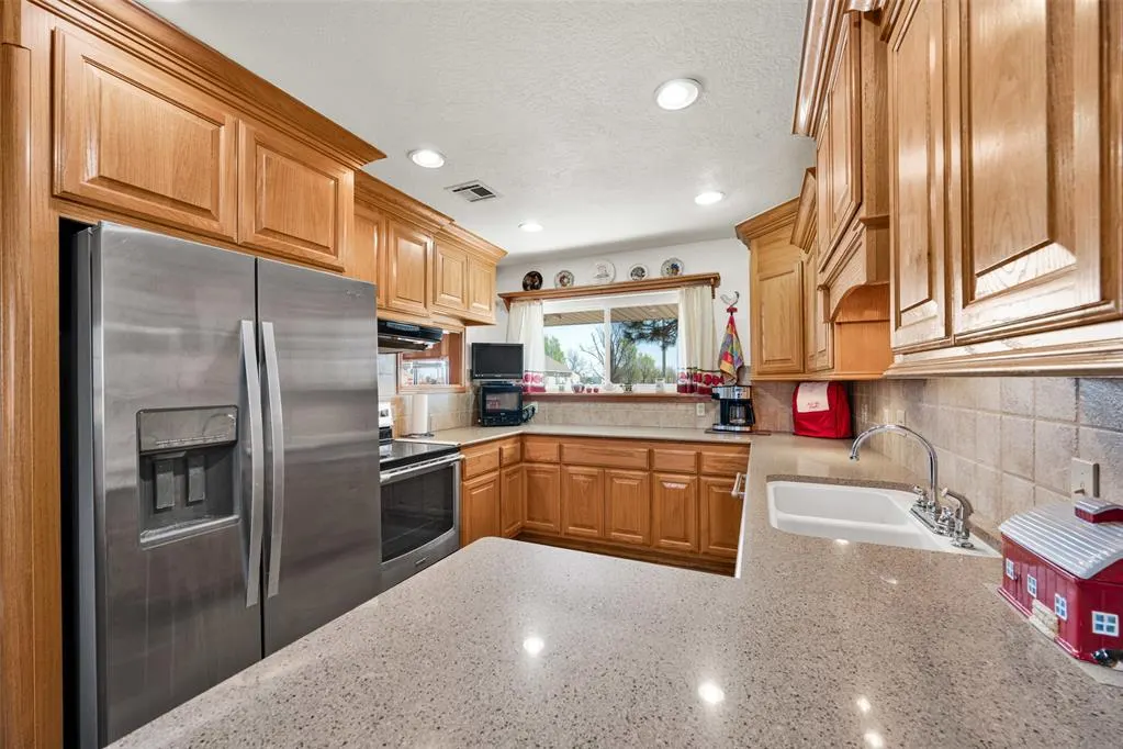 Photo 17 — 210 Chickasha Avenue, Amber, OK 73004