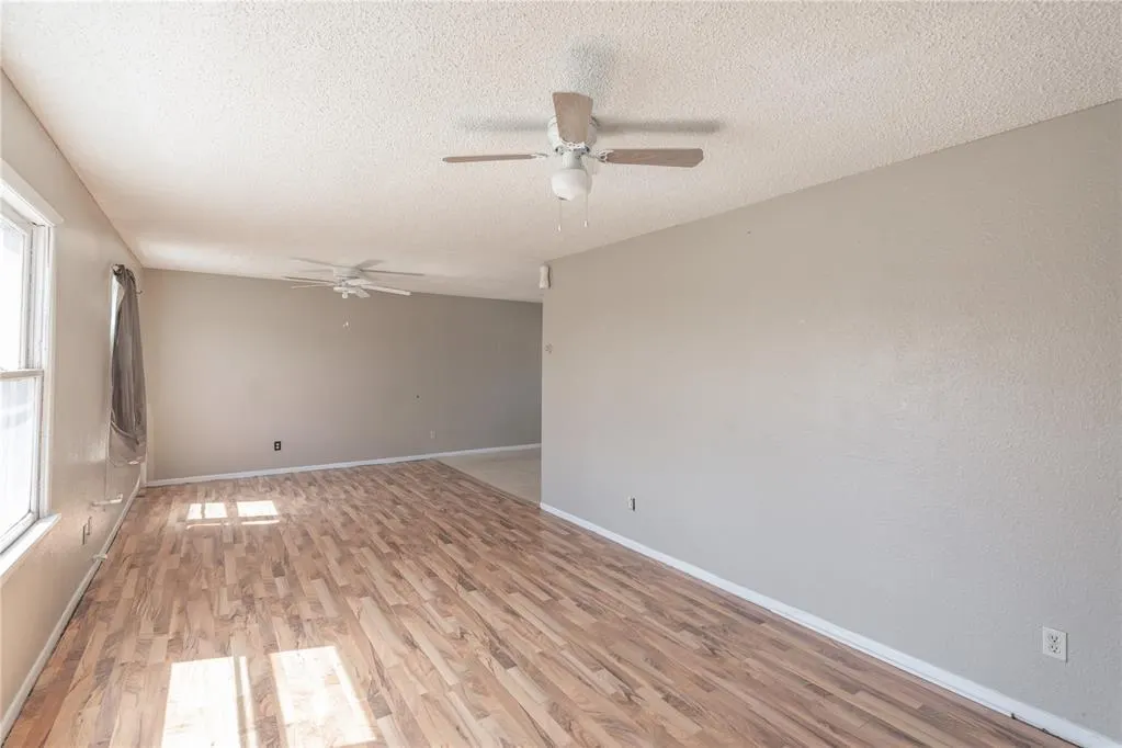 Photo 6 — 3305 SE 21st Street, Oklahoma City, OK 73115