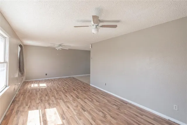 Photo 6 — 3305 SE 21st Street, Oklahoma City, OK 73115
