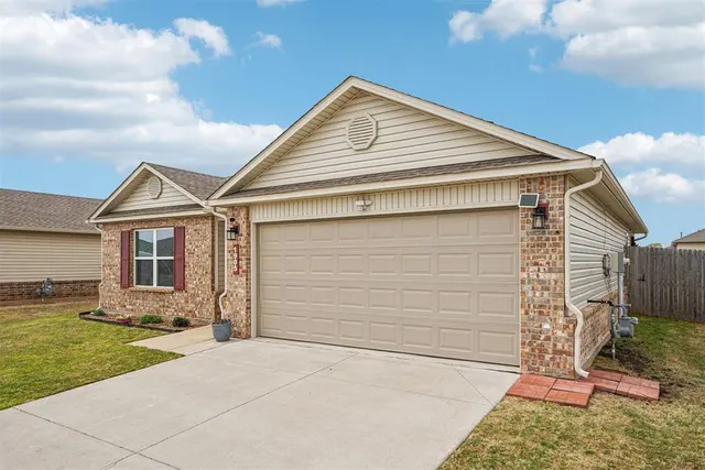 Photo 4 — 1905 Mason Lane, Oklahoma City, OK 73127
