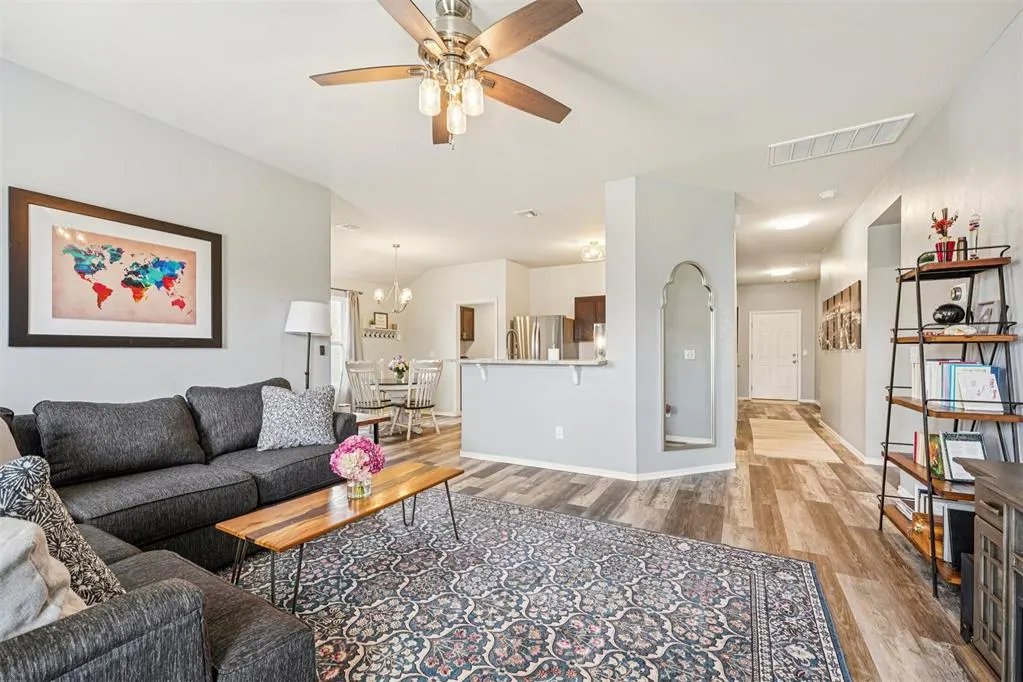 Photo 7 — 1905 Mason Lane, Oklahoma City, OK 73127