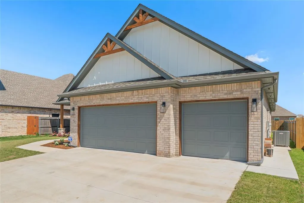 Photo 3 — 12017 SW 51st Street, Mustang, OK 73064