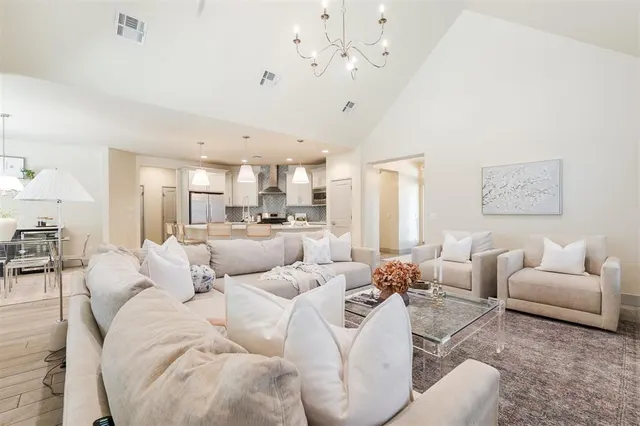 Photo 7 — 5521 N Miller Avenue, Oklahoma City, OK 73112